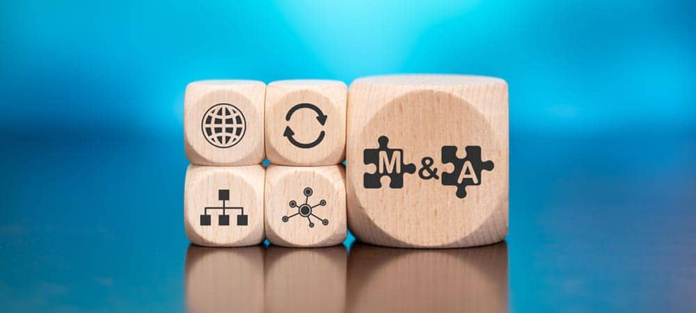deloitte BIAS oracle cloud infrastructure [shutterstock: 1984430396, thodonal88]